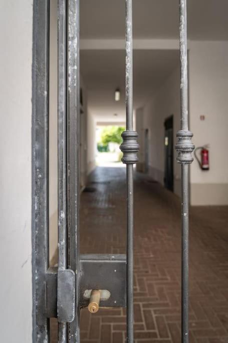 22 Home - Parcheggio Privato - Accogliente - Collegamento Sardegna E Corsica Ливорно Екстериор снимка